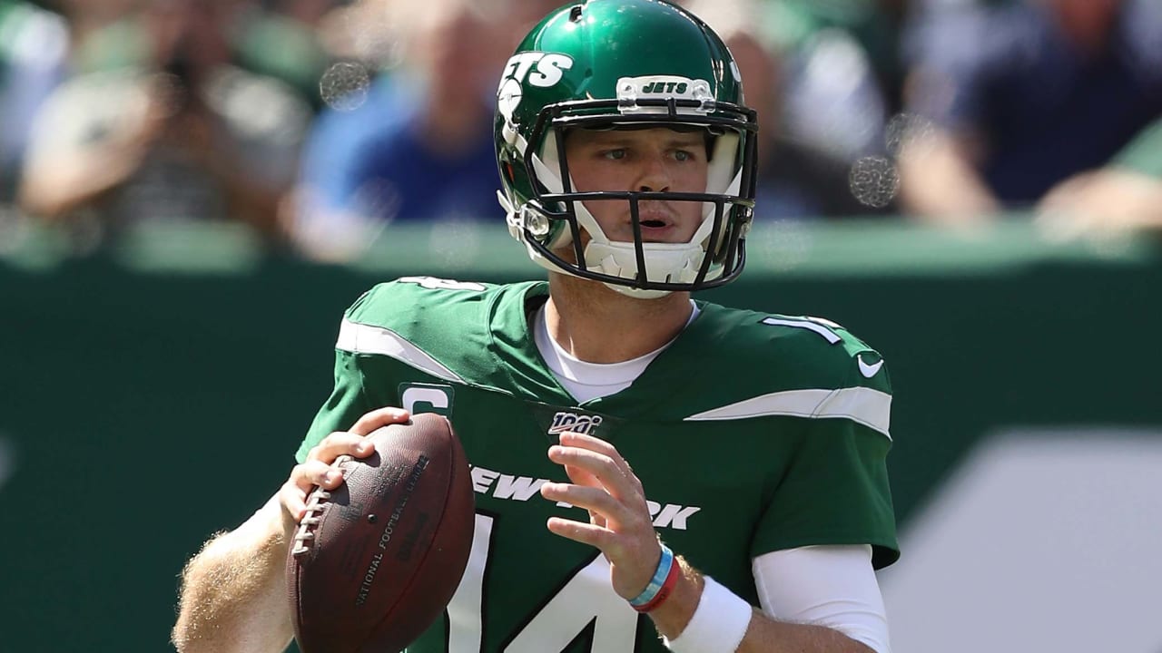 darnold-191002-sl.jpg
