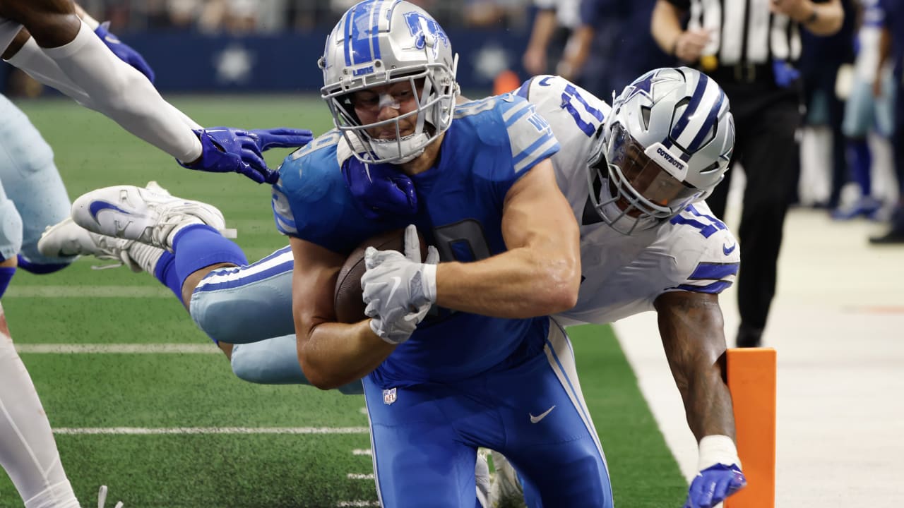 Detroit Lions tight end Brock Wright (89) runs during the first half of an  NFL football