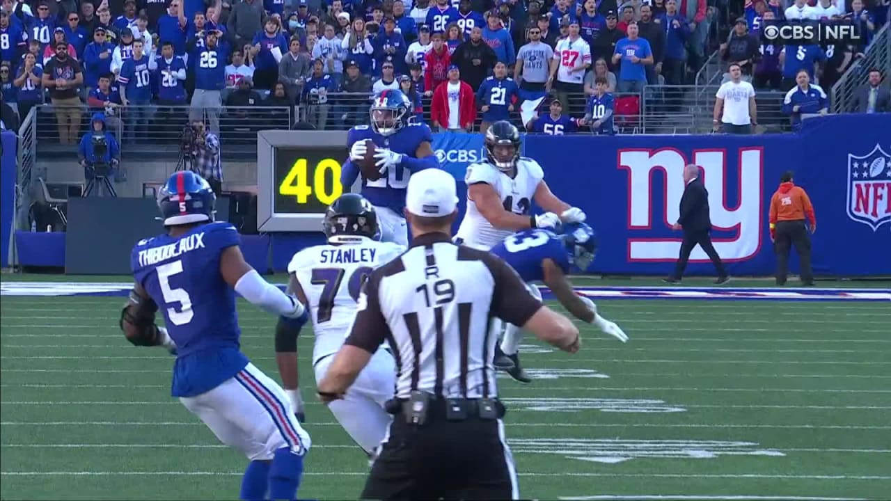 Highlight: Eagles turns Giants' mishandled snap into first-and