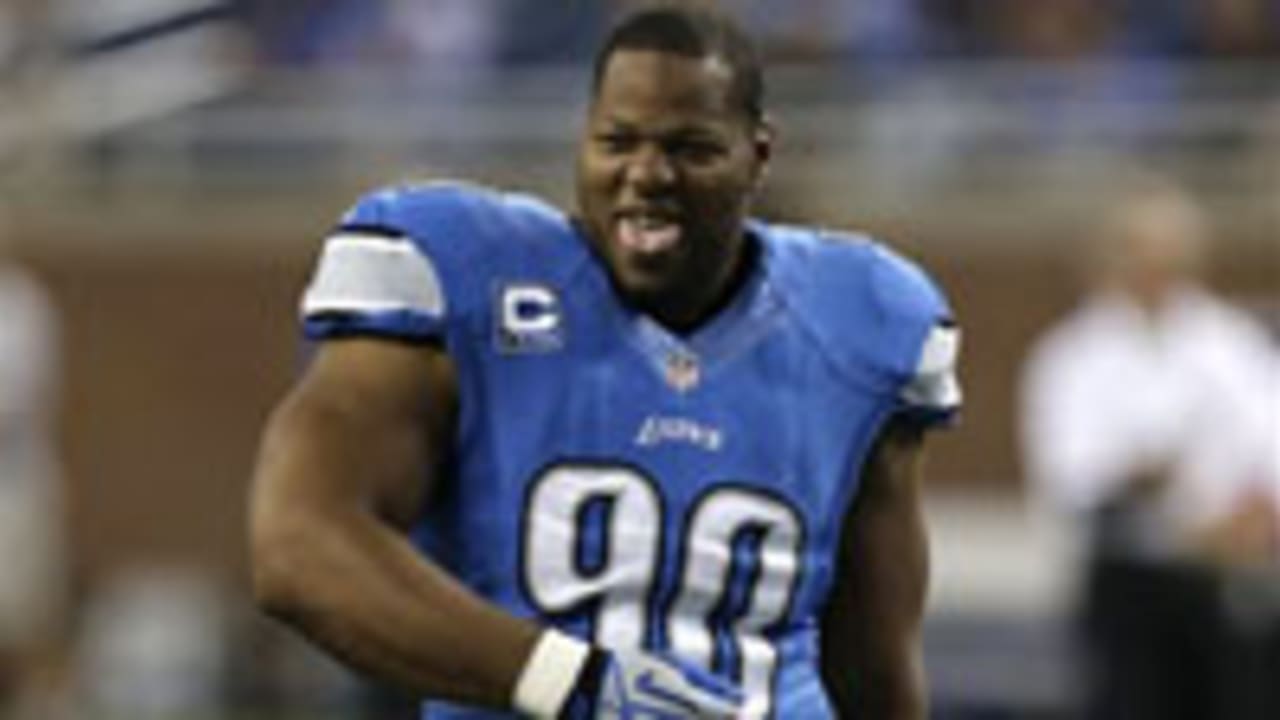 Lions' Ndamukong Suh takes a cheap shot on Vikings player