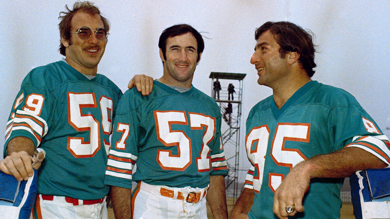 Dolphins turn 'MNF' into throwback celebration