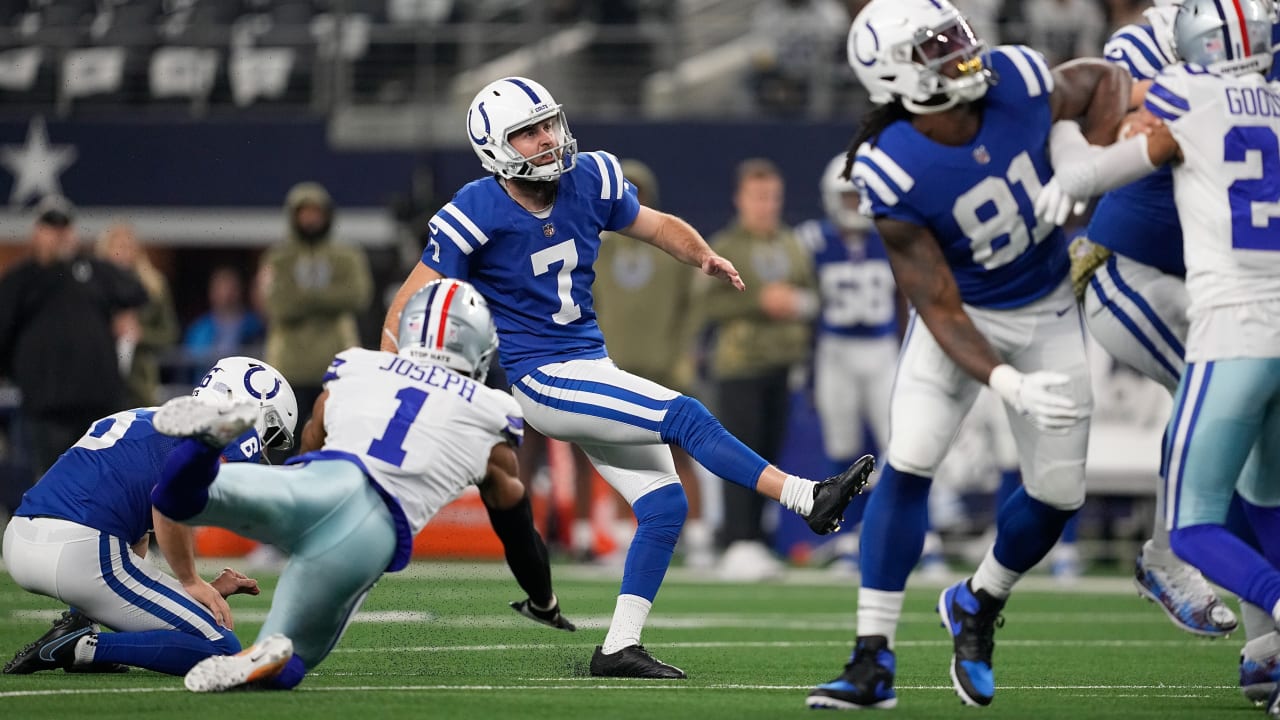 Indianapolis Colts kicker Chase McLaughlin (7) hits a field goal