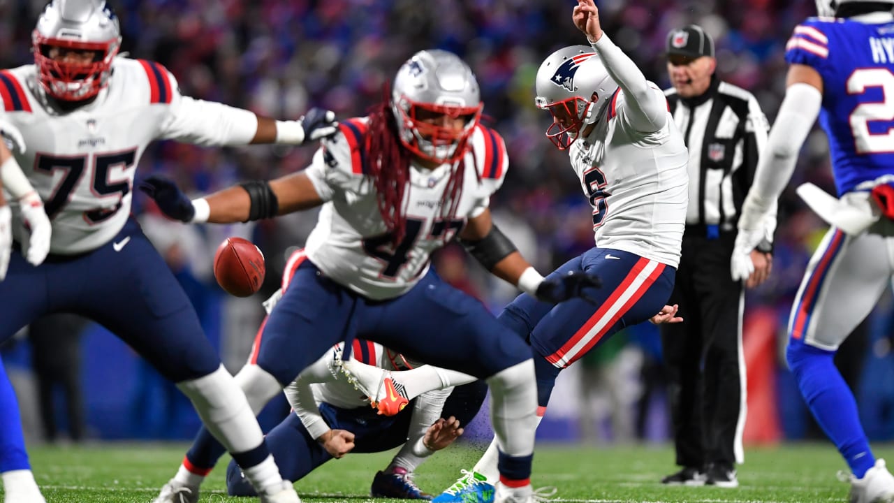 New England Patriots kicker Nick Folk's 34-yard FG bends through ...