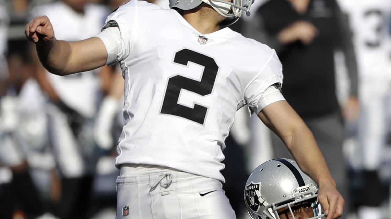 Raiders agree to new deal with Janikowski, Local Sports