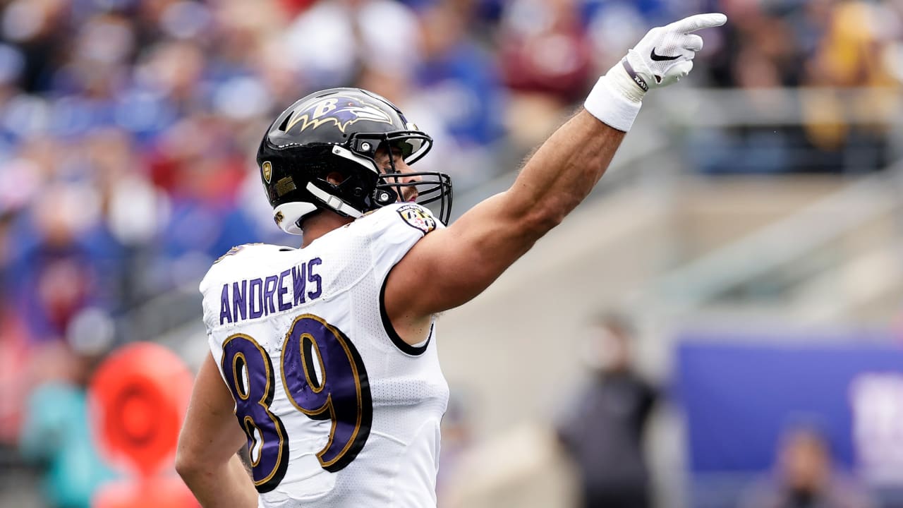 BALTIMORE, MD - DECEMBER 04: Baltimore Ravens tight end Mark Andrews (89)  makes a reception during the Denver Broncos game versus the Baltimore Ravens  on December 4, 2022 at M&T Bank Stadium