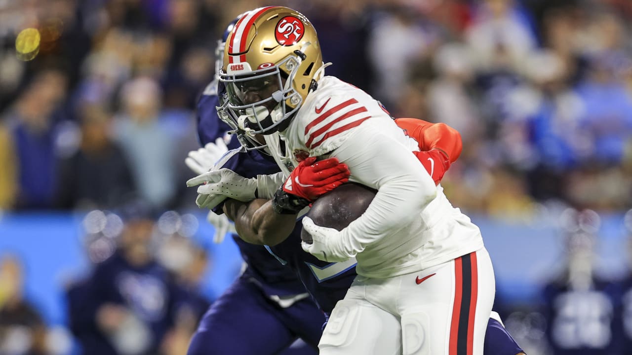 Philadelphia, Pennsylvania, USA. 19th Sep, 2021. San Francisco 49ers wide  receiver Deebo Samuel (19) runs with the ball after the catch during the  NFL game between the San Francisco 49ers and the