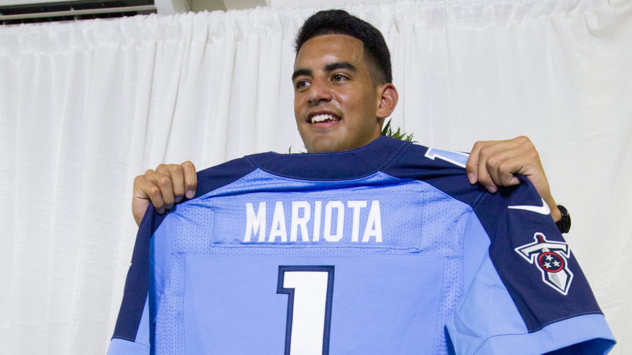 marcus-mariota-043015-sl.jpg