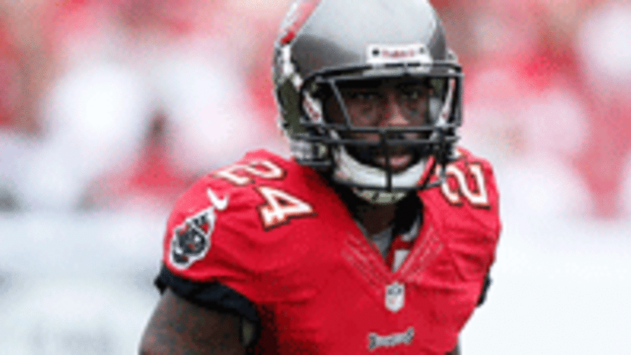 darrelle-revis-spot_140401.jpg