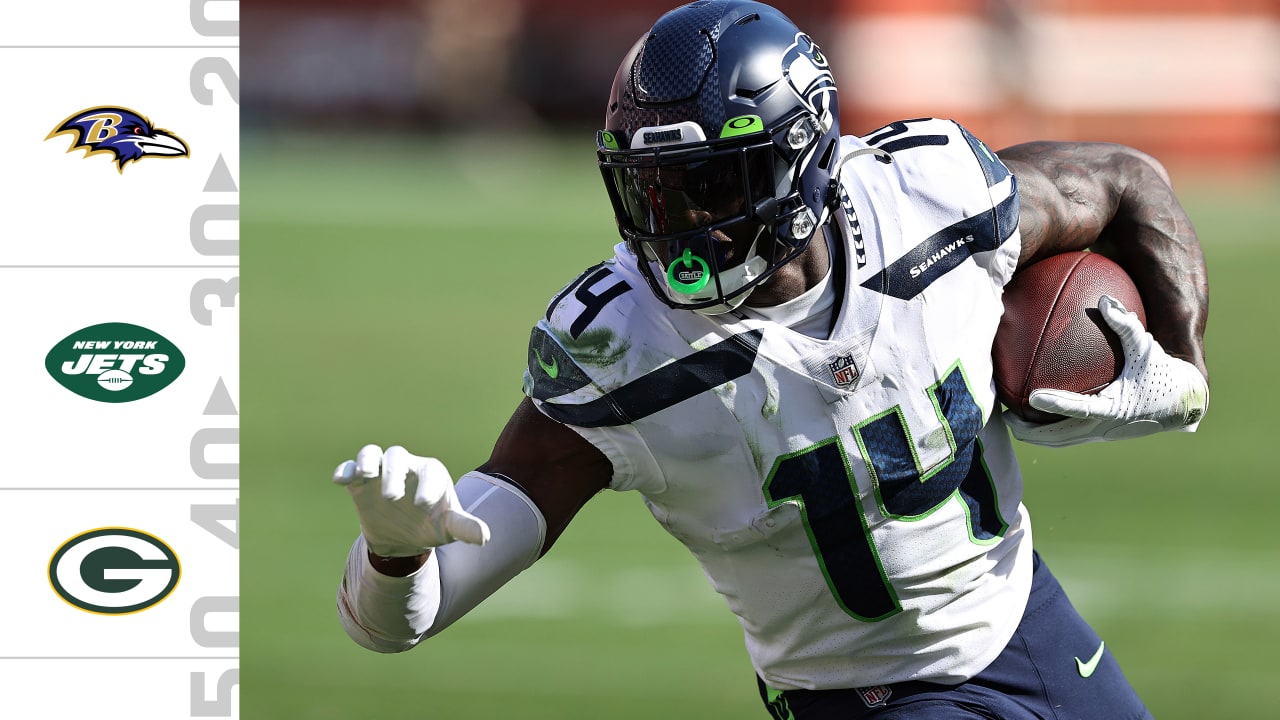 JC Jackson, DK Metcalf both leave Seahawks-Chargers game with knee