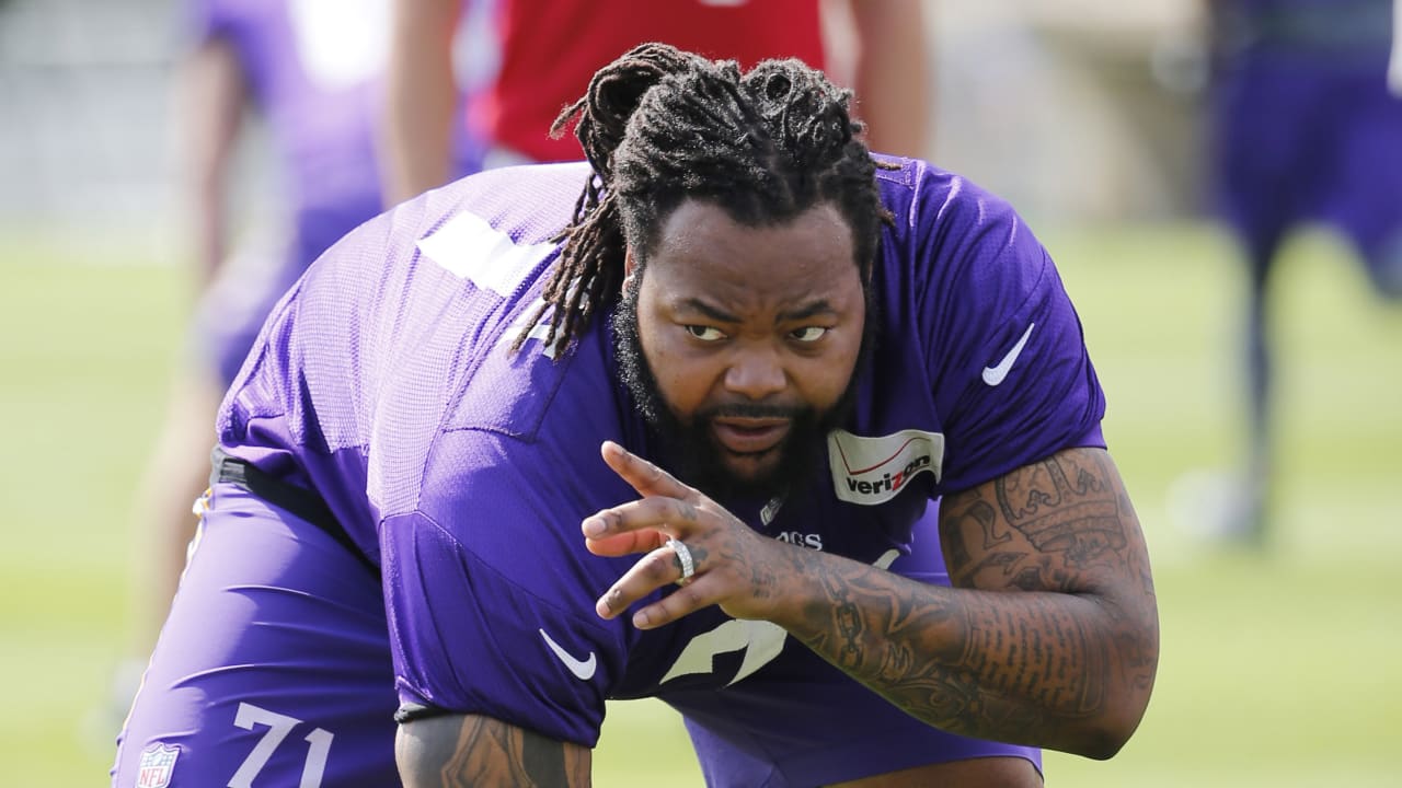 Vikings' OT Phil Loadholt a player for Giants to keep an eye on