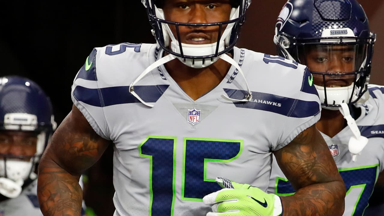 Saints sign Brandon Marshall after losing Dez Bryant to injury