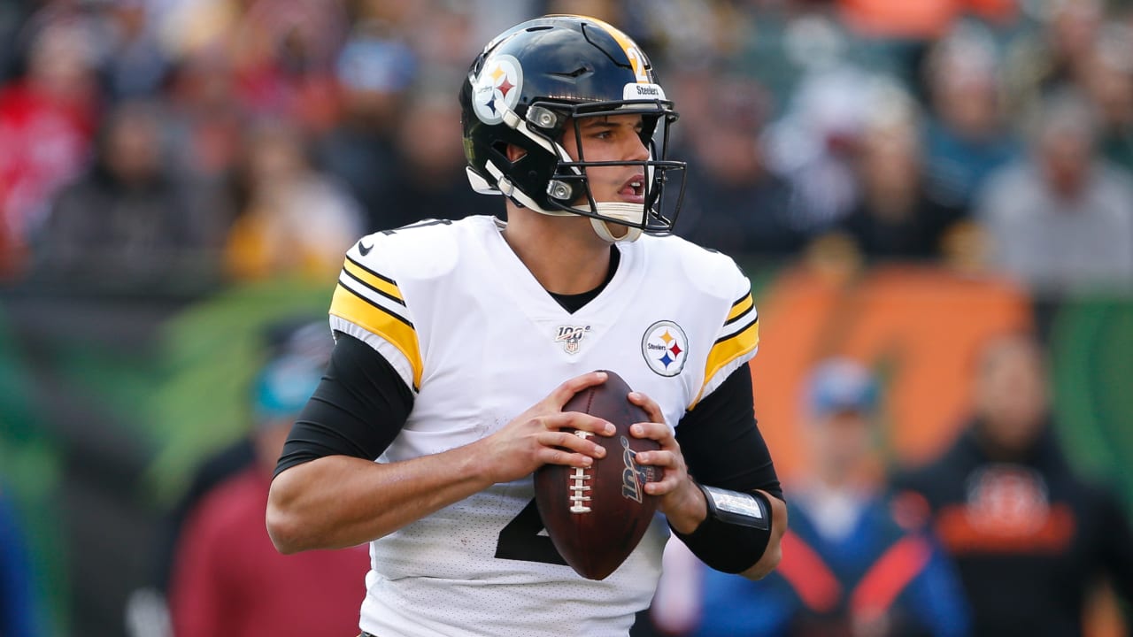Steelers resign veteran QB Mason Rudolph to oneyear contract