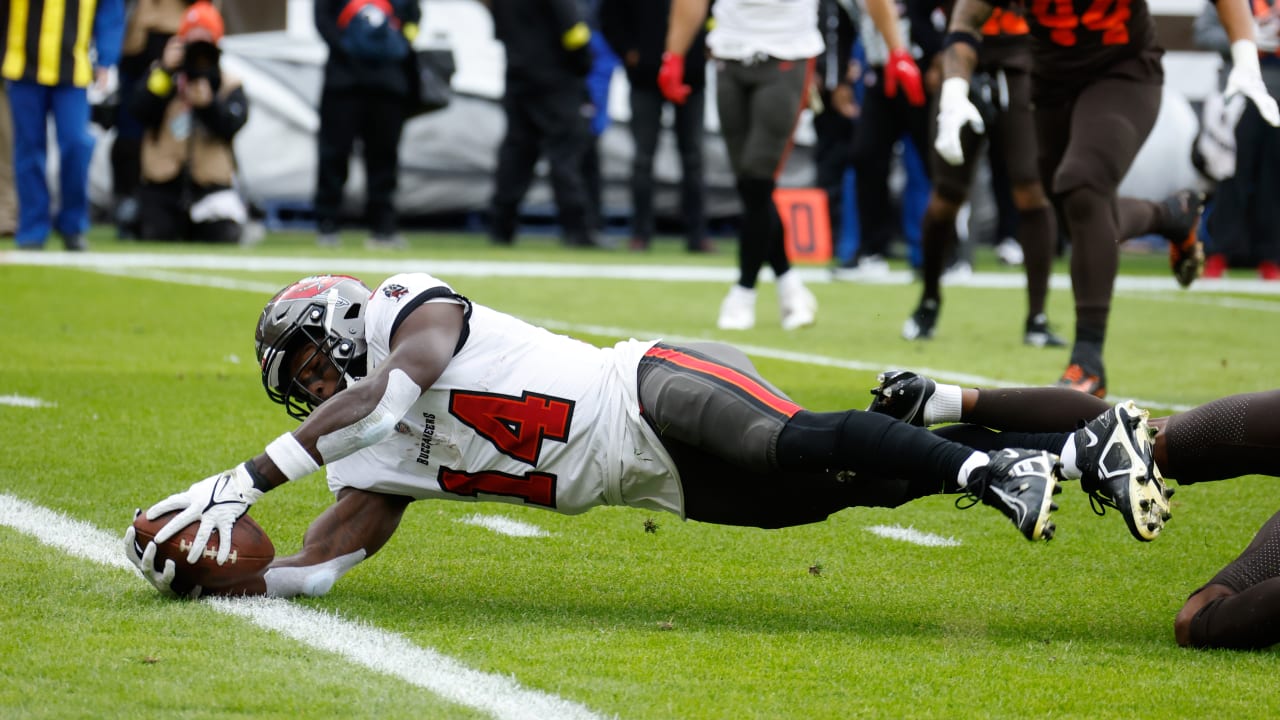 NFL highlights: Tom Brady hits Chris Godwin for early TD vs. Browns