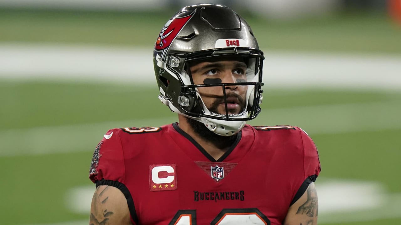 Buccaneers' Mike Evans dealing with minor hamstring injury