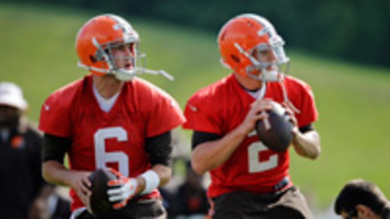 brian-hoyer-johnny-manziel-140731-spot.jpg