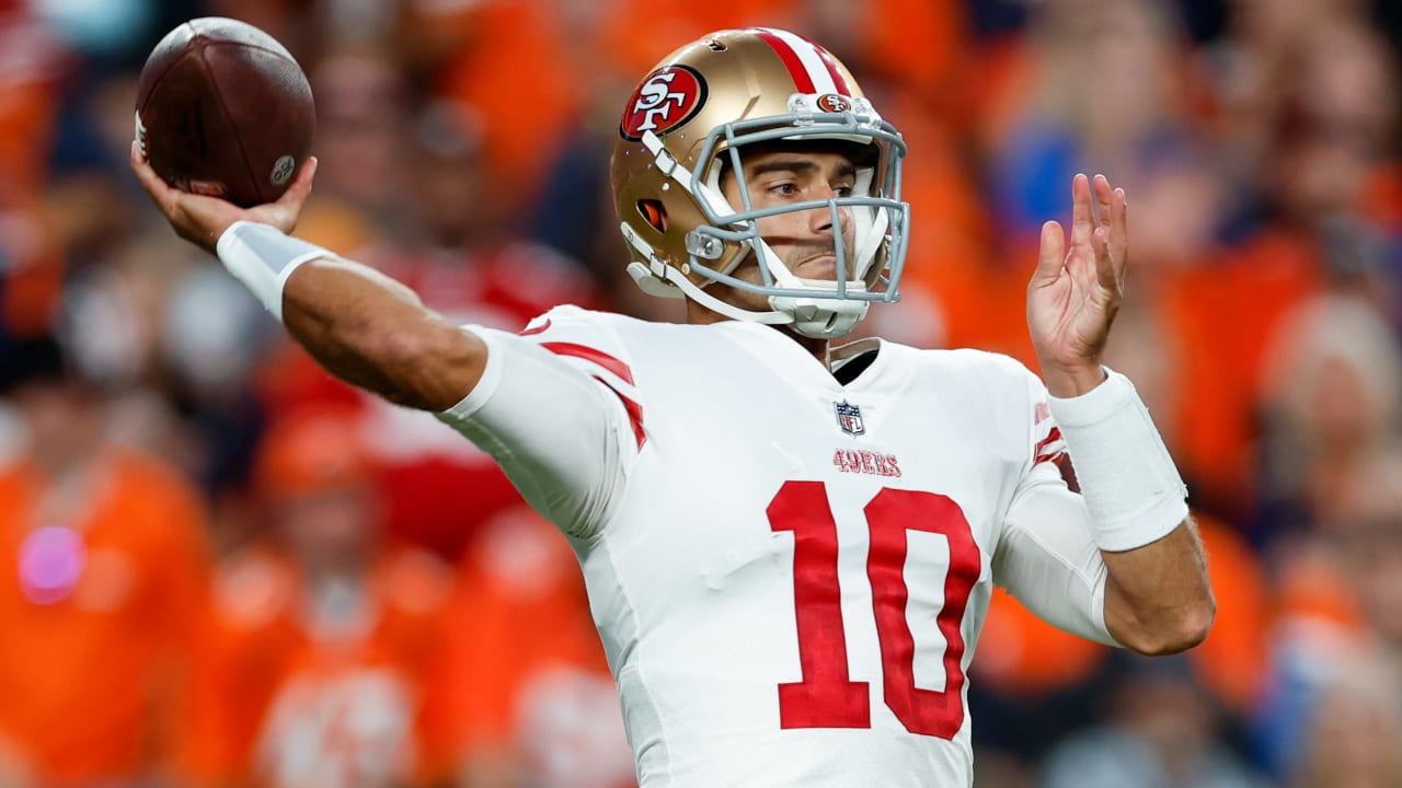 San Francisco 49ers quarterback Jimmy Garoppolo dots 49ers wide receiver  Brandon Aiyuk over the middle for a 20-yard gain