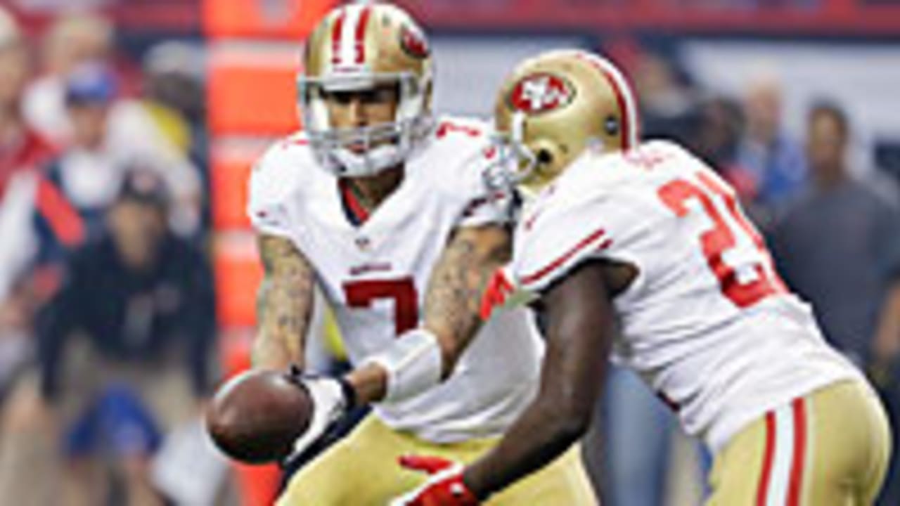 San Francisco 49ers QB Colin Kaepernick (7) scrambles for 22 yards