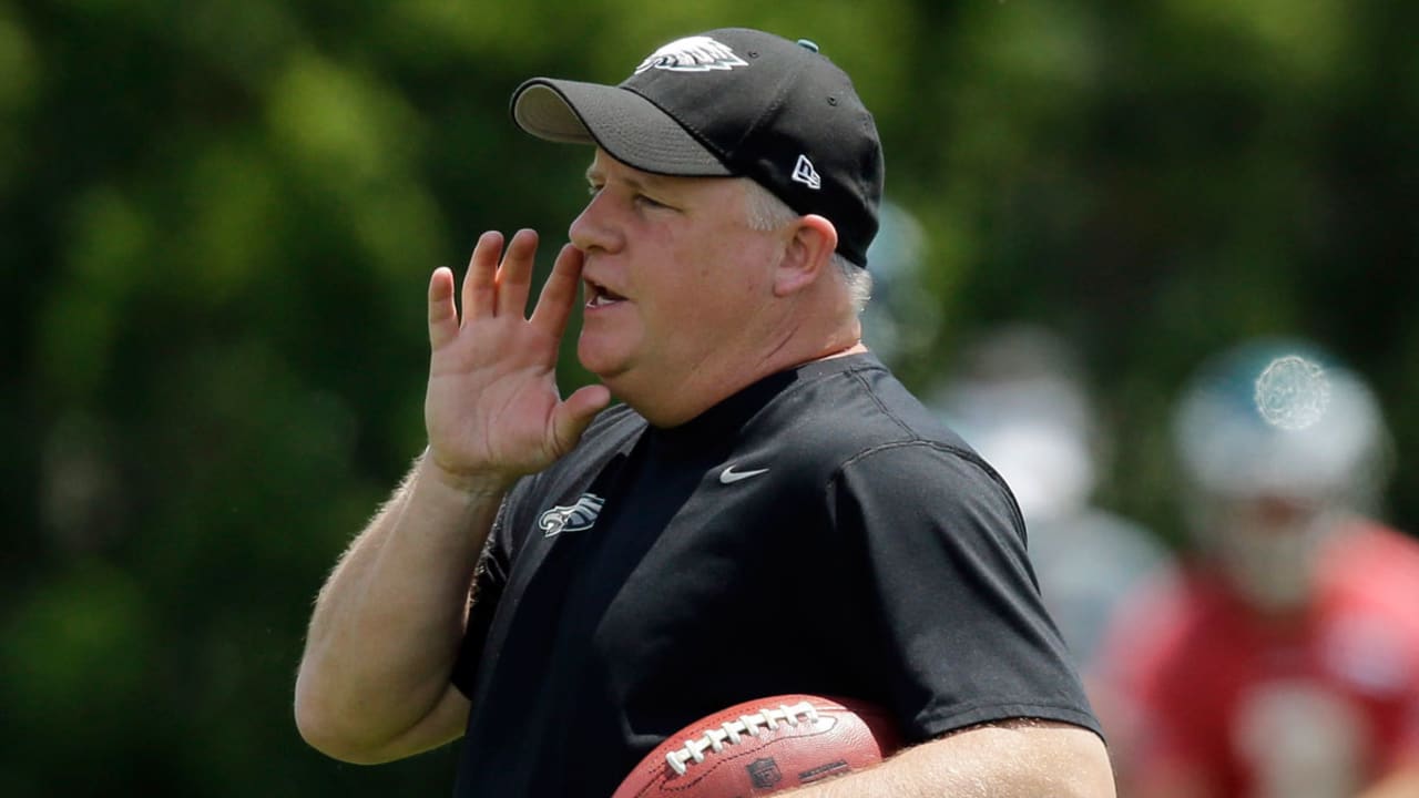 Coach: Chip Kelly changed offenses weekly in college