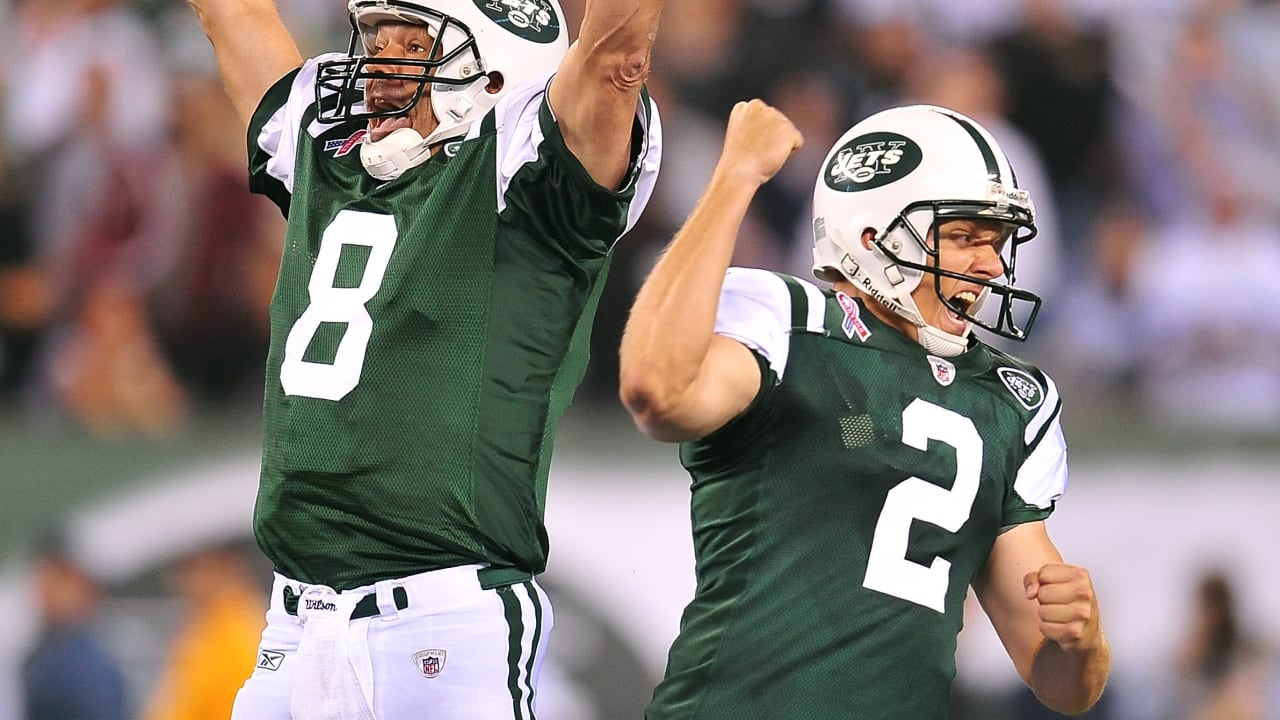 New York Jets' Donald Strickland (27) warms up before an NFL football game  between the Jacksonville