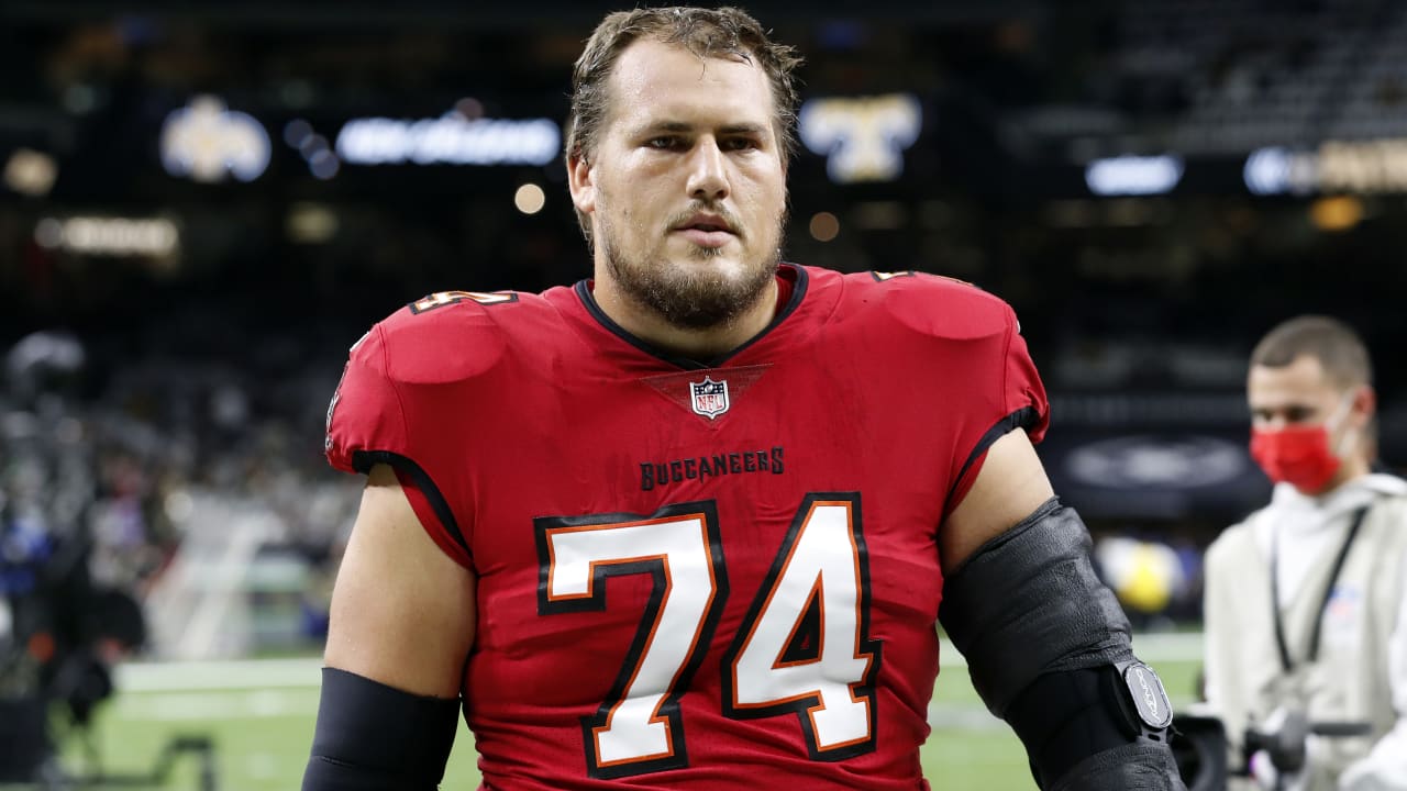 bucs guard retired