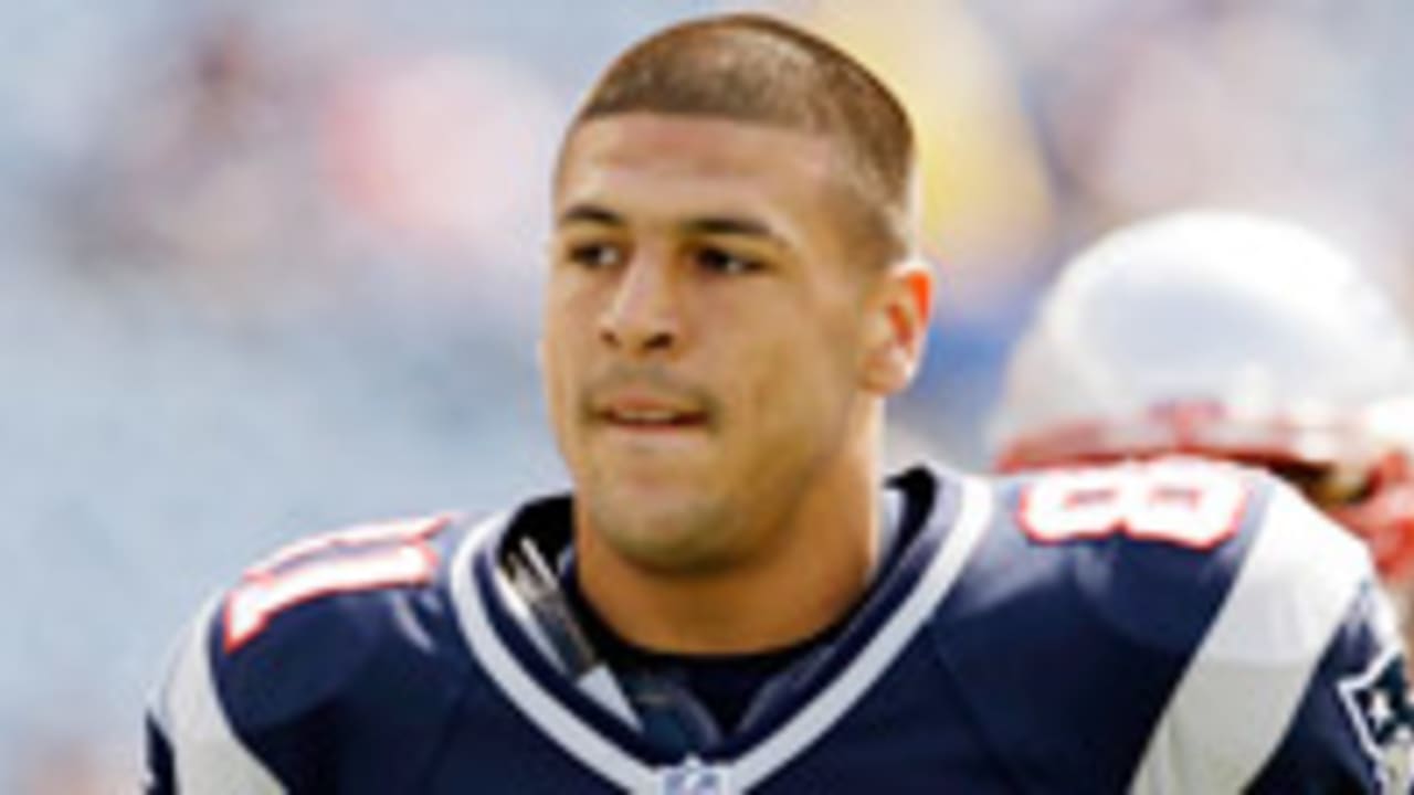 Pariots select tight end Hernandez