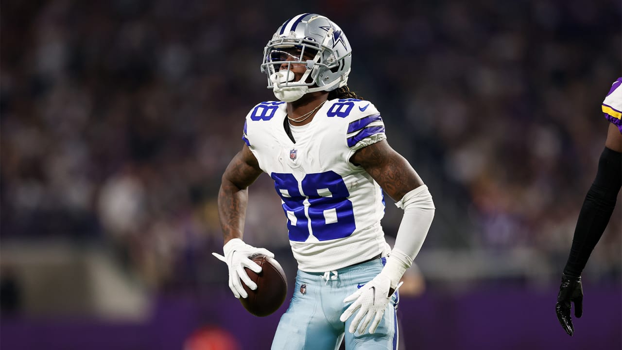 Dallas Cowboys wide receiver Amari Cooper (19) loses a shoe after a  reception against the Tampa Bay Buccaneers during the second half of an NFL  football game Thursday, Sept. 9, 2021, in