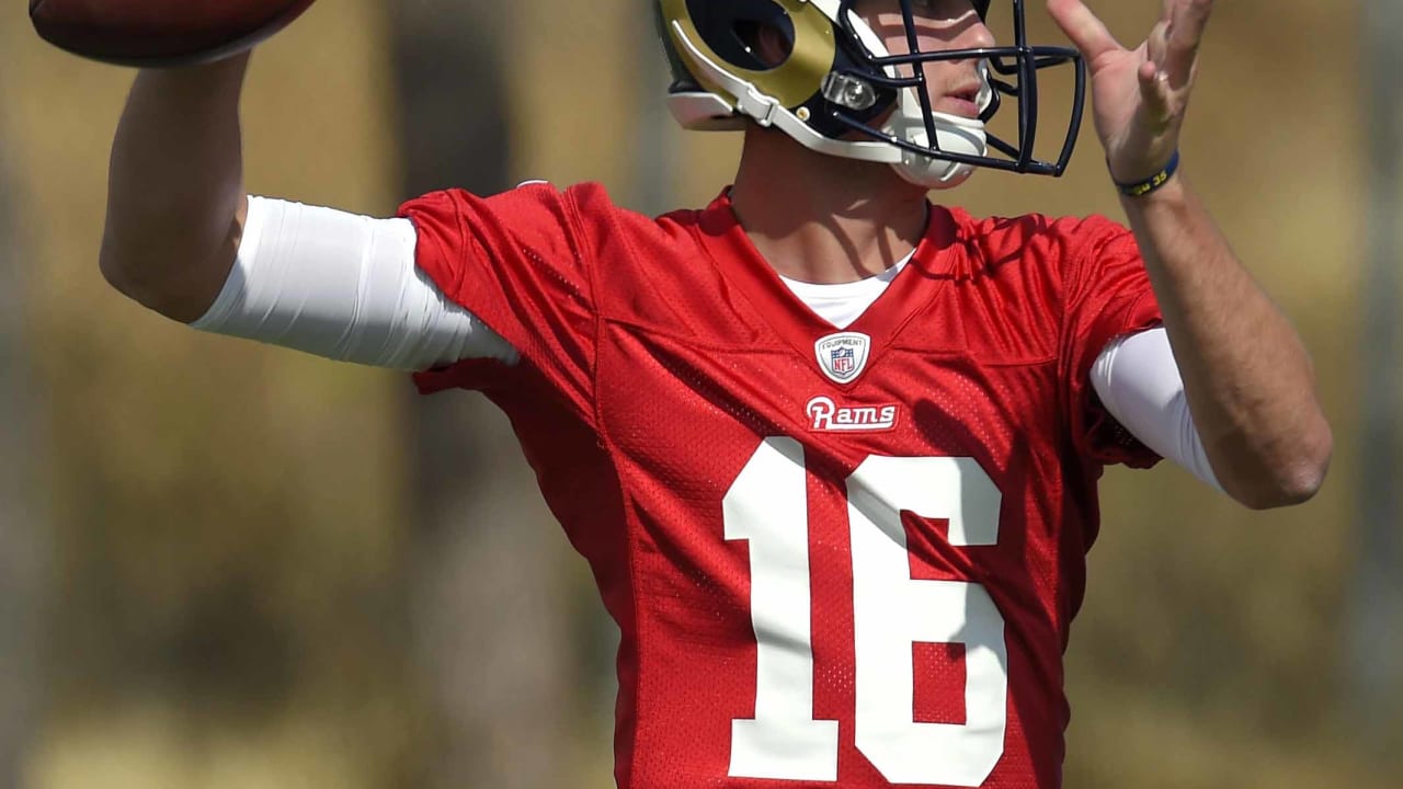 JARED_GOFF_ROOKIECAMP
