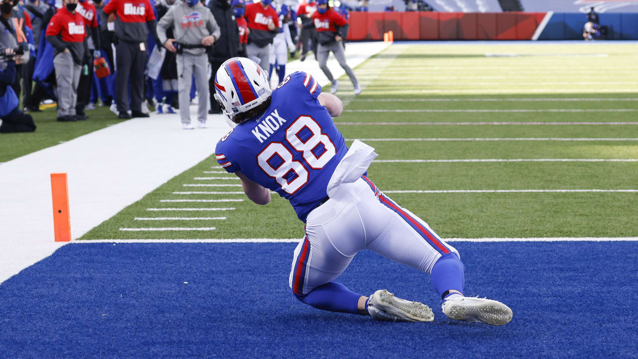 Bills' Josh Allen gives shoutout to Dawson Knox during field interview