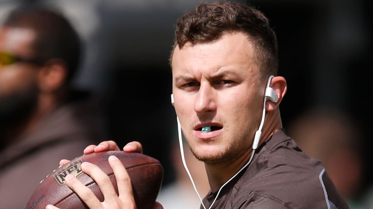 Texas A&M quarterback Johnny Manziel dazzles at his pro day