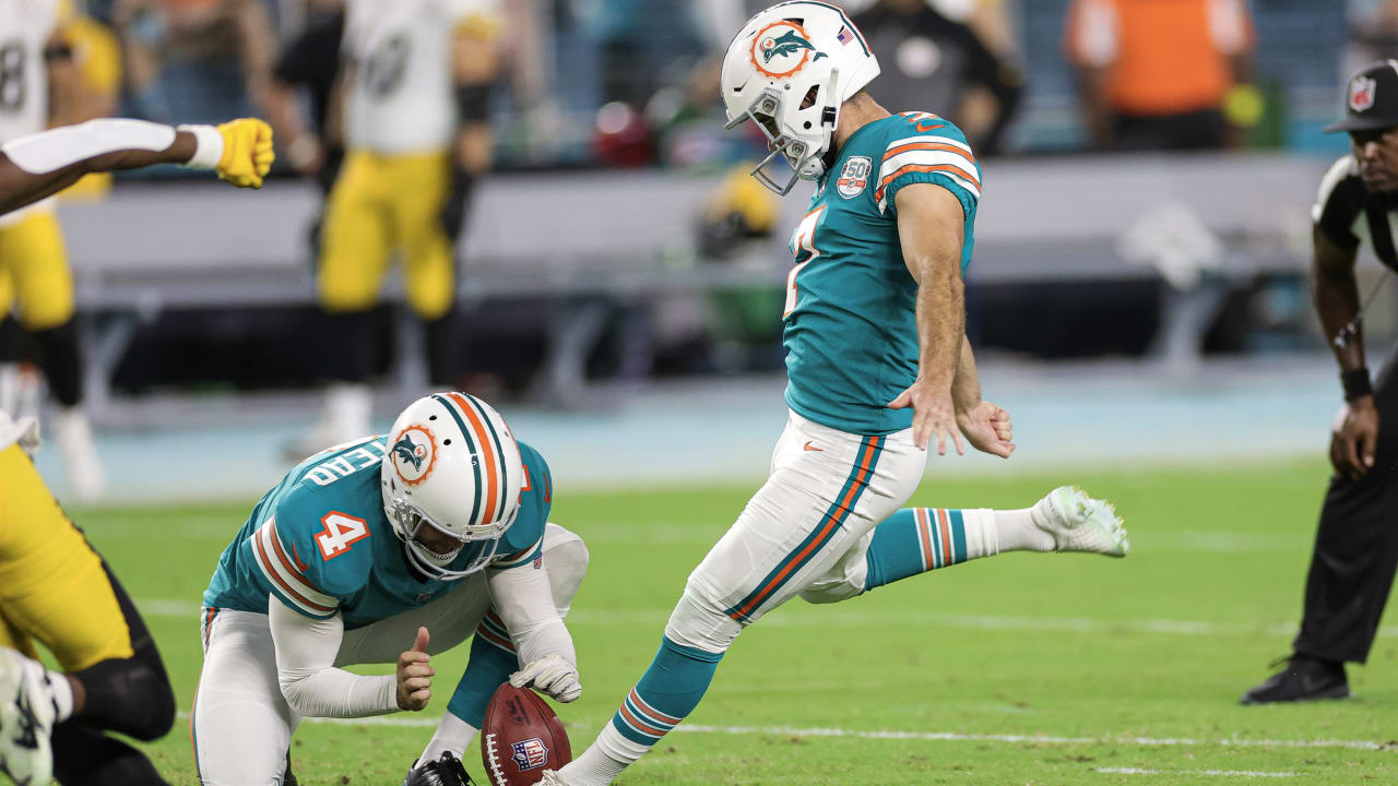 Miami Dolphins kicker Jason Sanders (7) kicks the game-winning field goal  during overtime at an …