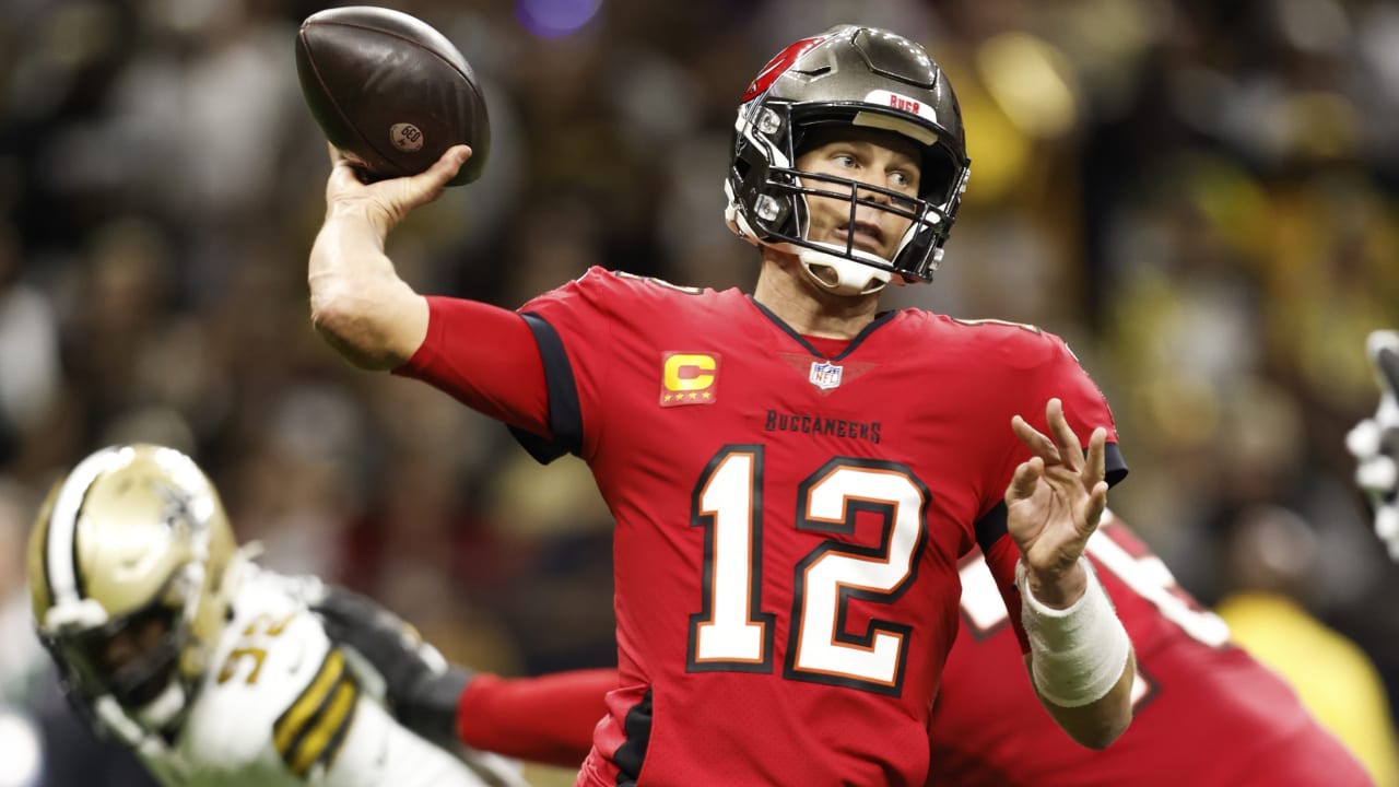 Tampa Bay Buccaneers quarterback Tom Brady's best throws from 4TD game