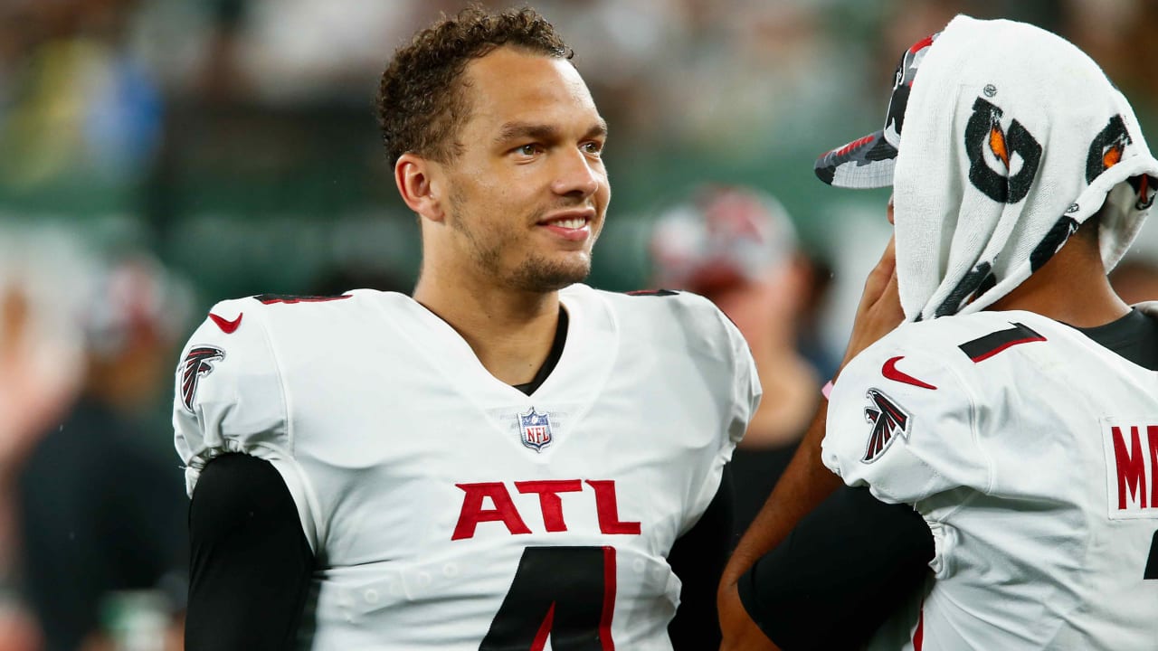 QB Desmond Ridder impressive in preseason debut, Falcons settle