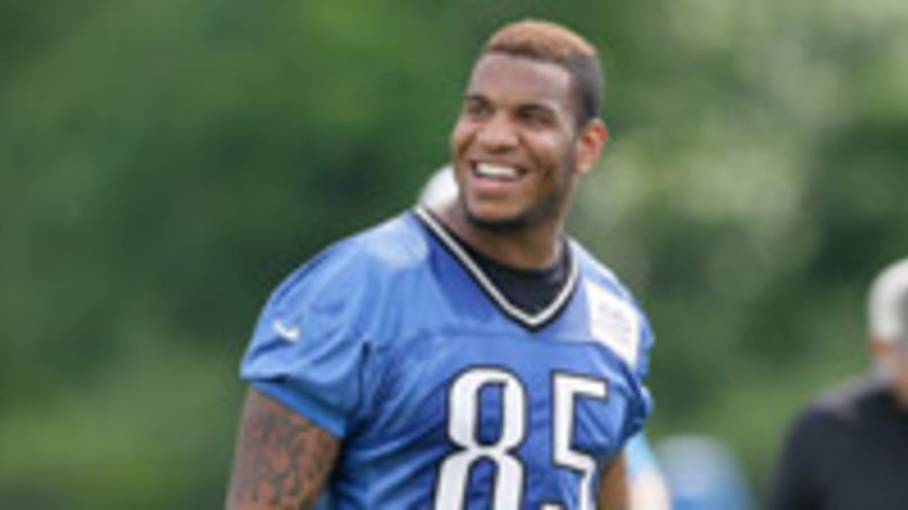 eric-ebron-140707-SL.jpg