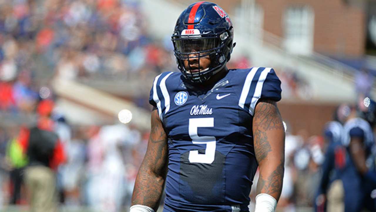 Robert Nkemdiche-151017-TOS.jpg