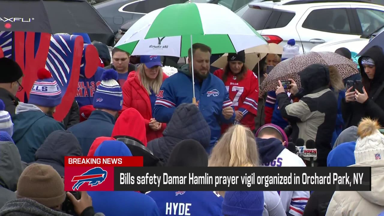 Jill Kelly embraces Bills fans during prayer vigil for Damar Hamlin at  stadium