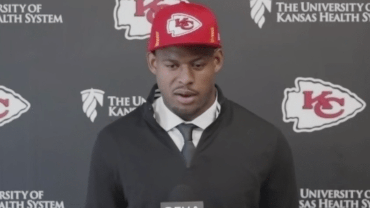 NFL Media's Ian Rapoport: Pittsburgh Steelers wide receiver JuJu  Smith-Schuster bypassed Baltimore Ravens, Kansas City Chiefs offers to  return to Steelers