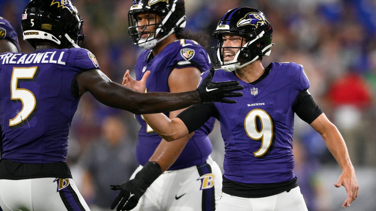 Baltimore Ravens kicker Justin Tucker nails 62-yard field goal to end the  half