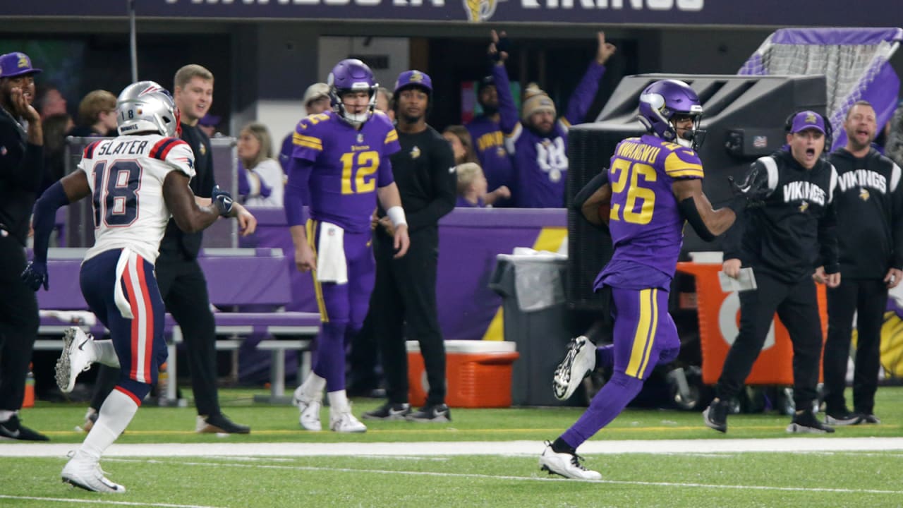 Can't-Miss Play: Minnesota Vikings running back Kene Nwangwu's sideline  tightrope act burns Pats on 97-yard kickoff return TD