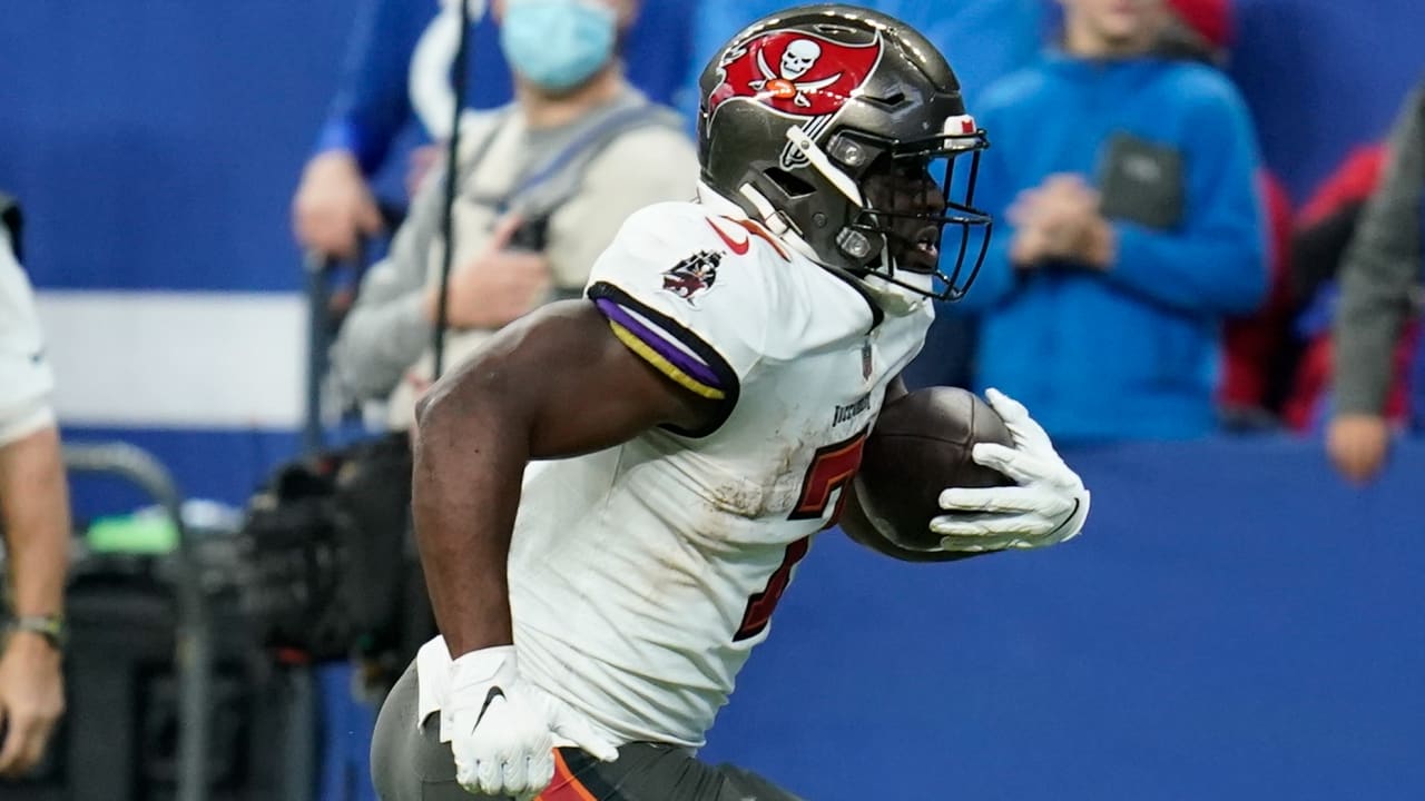 Fournette has 4 TDs to fuel Bucs' 2nd-half rally at Indy