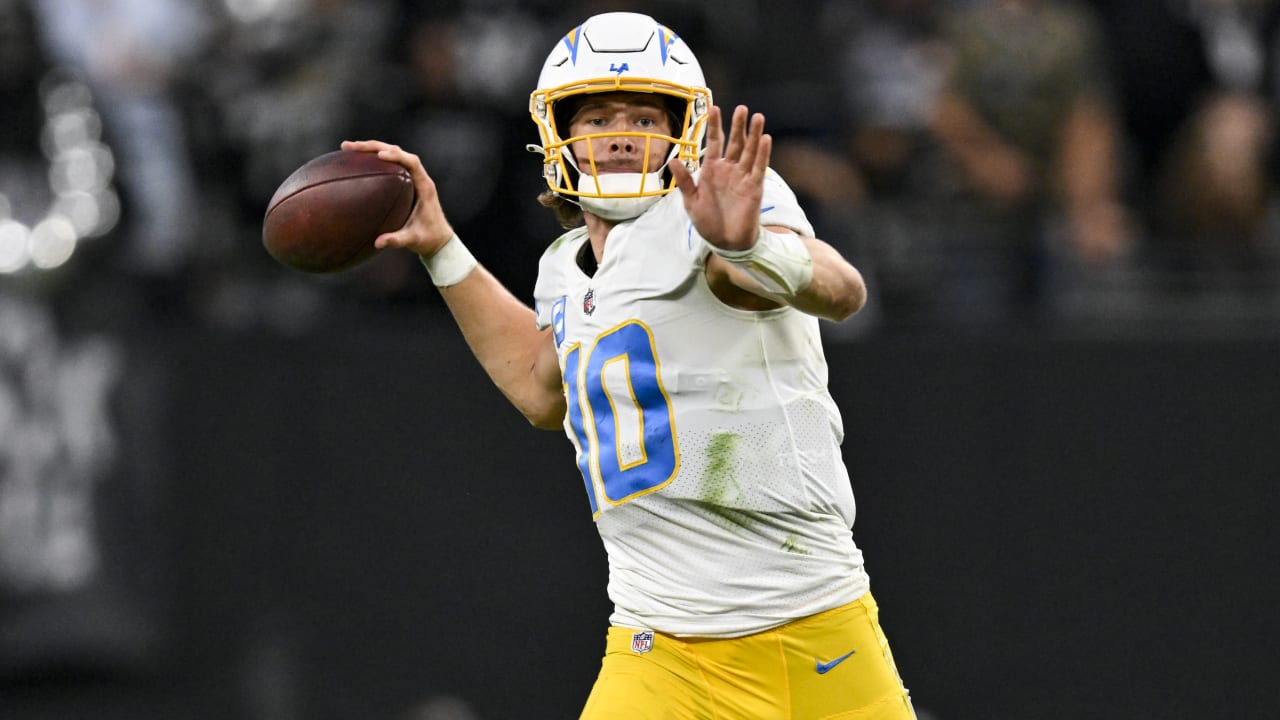 NFL stats leaders: Chargers' Justin Herbert, Keenan Allen sit near