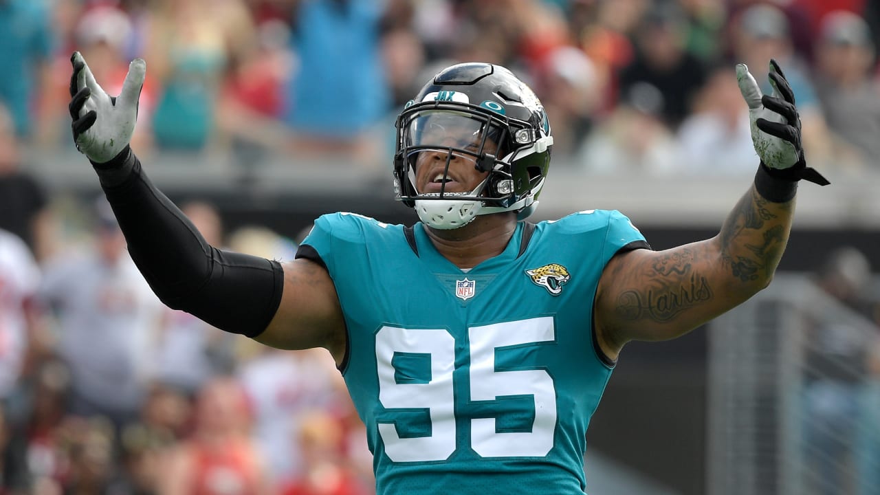 Jacksonville Jaguars defensive end Roy Robertson-Harris (95) performs a  drill during an NFL football team practice, Tuesday, June 8, 2021, in  Jacksonville, Fla. (AP Photo/John Raoux Stock Photo - Alamy