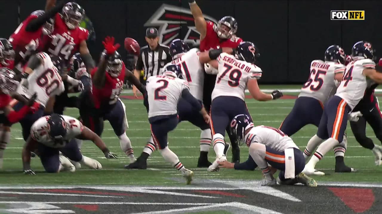 Chicago Bears kicker Cairo Santos' 56-yard FG miss before half barely