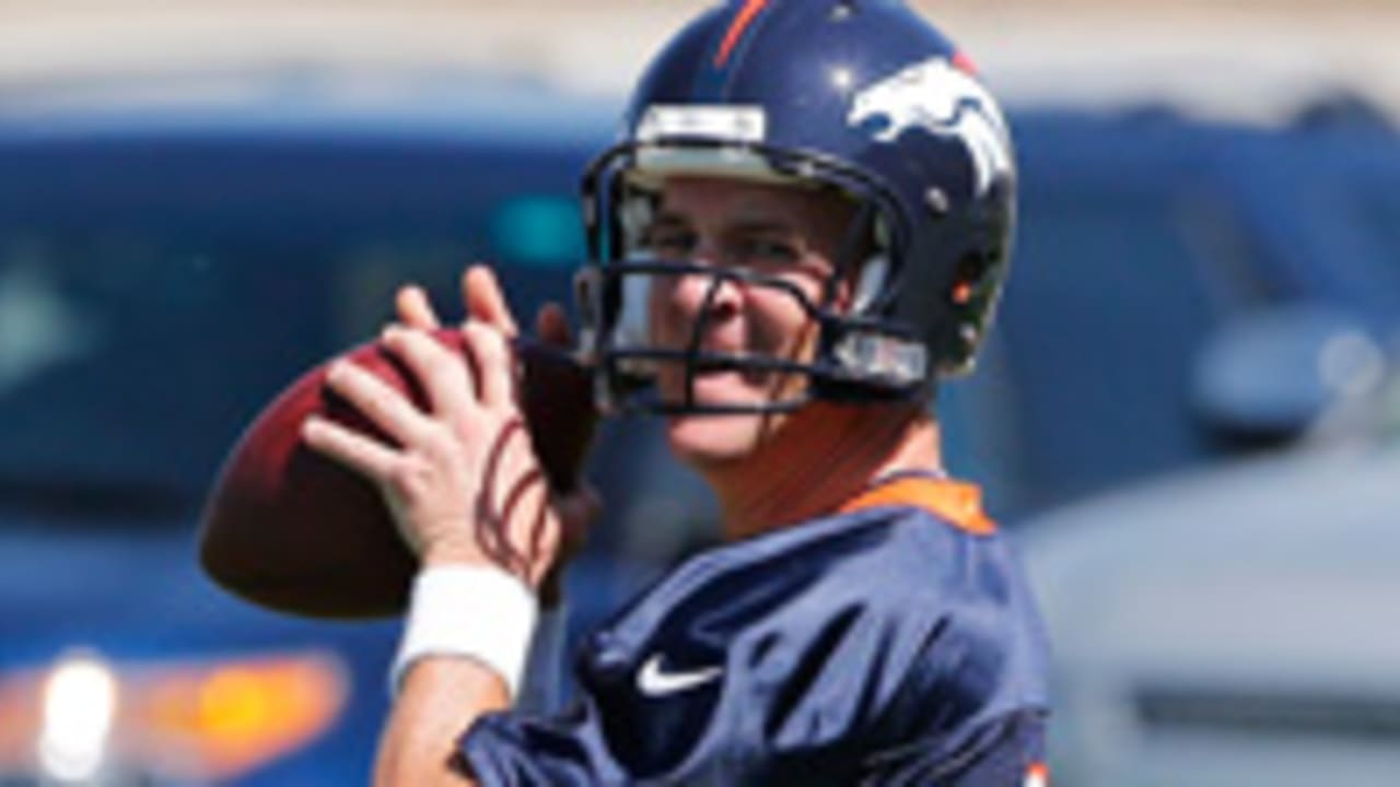 Manning-Peyton-140610-SL.jpg