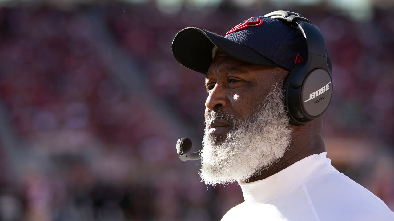It's official: Buccaneers announce Lovie Smith as new coach 