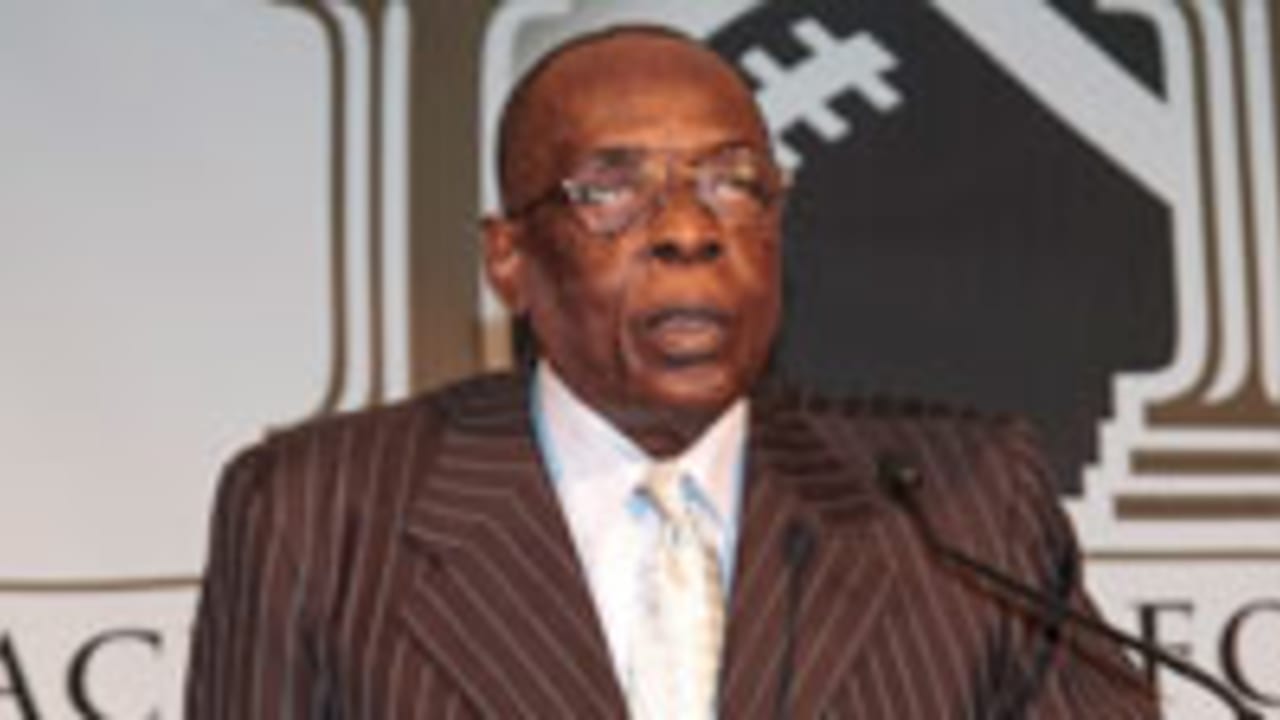 Deacon Jones, a Los Angeles Rams Legend, Dies at 74 – The