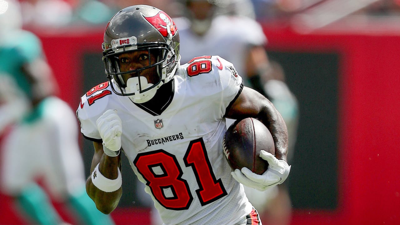 Buccaneers WR Antonio Brown S Mike Edwards along with FA John Franklin suspended for COVID-19 violations – NFL.com