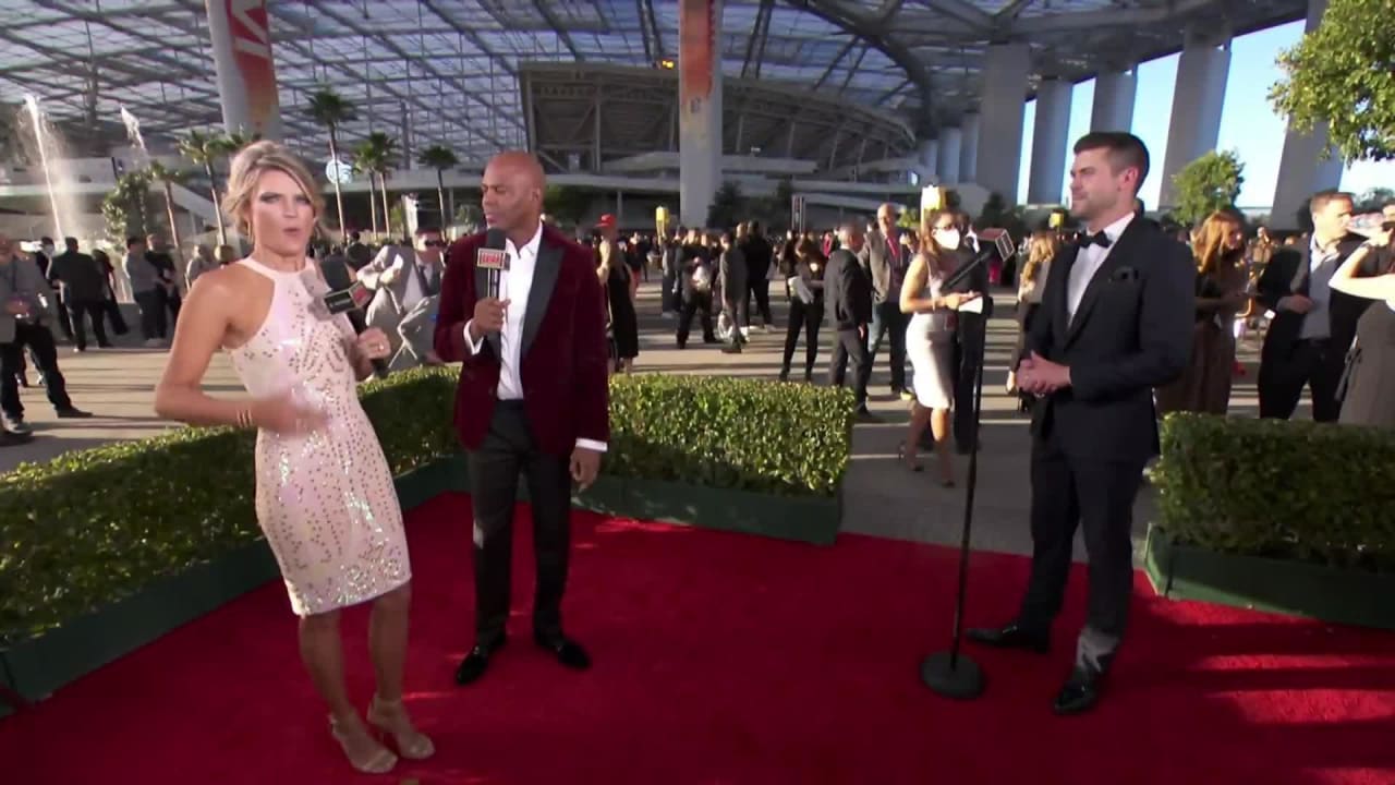 Dallas Cowboys quarterback Dak Prescott catches up with NFL Network's  Melissa Stark, Nate Burleson at NFL Honors red carpet