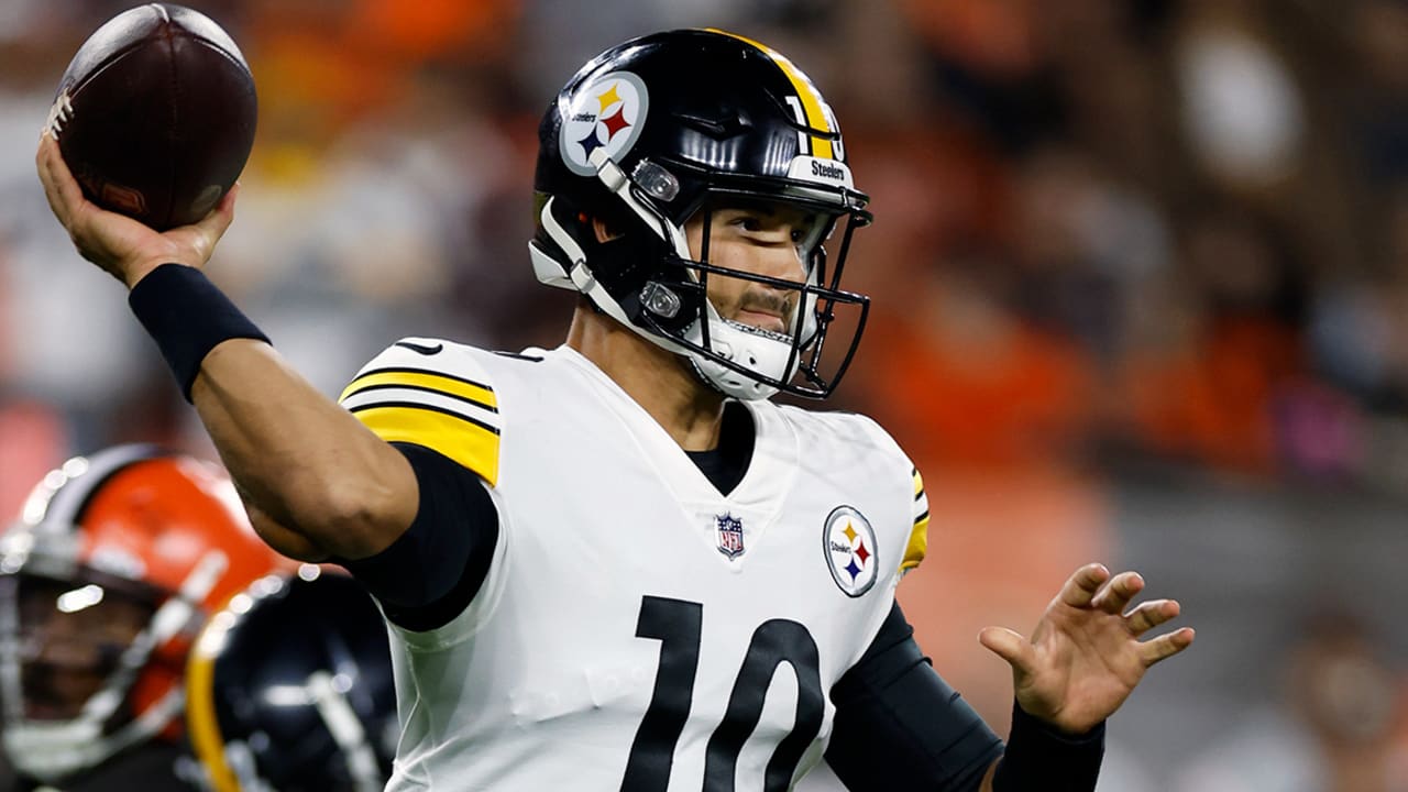 Pittsburgh Steelers quarterback Mitchell Trubisky fires a tight-window ...