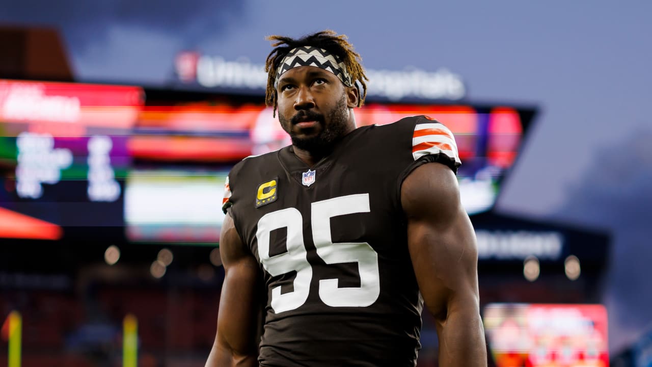 Browns focused on Myles Garrett, do not rule him out vs. Falcons