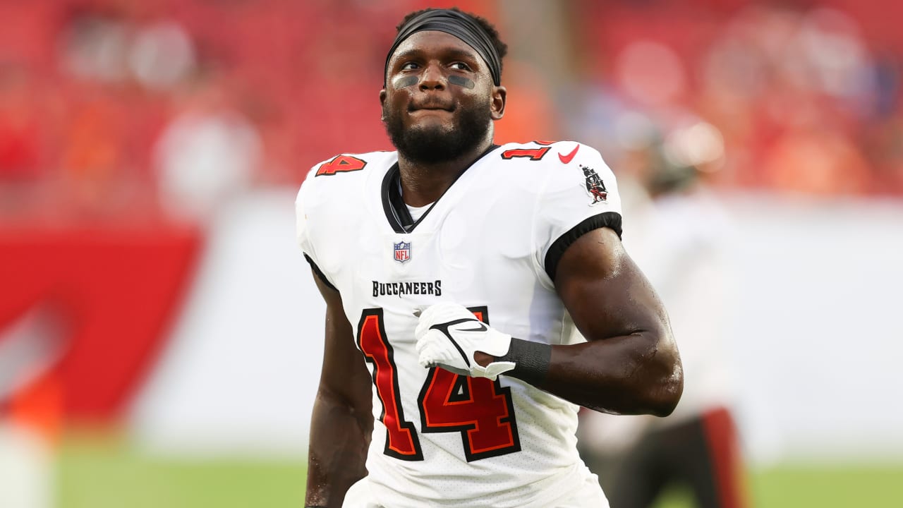 Buccaneers add WR Chris Godwin (quad) to injury report